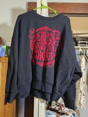 Wrangler Black Crewneck Sweatshirt with Red Graphic